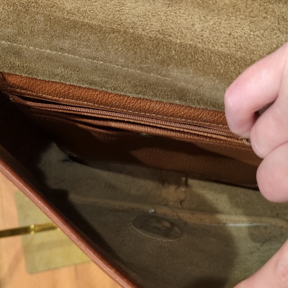 Dooney & Bourke Vintage Tan All Weather Leather Crossbody Purse Bag CALLOUTS - Picture 9 of 14